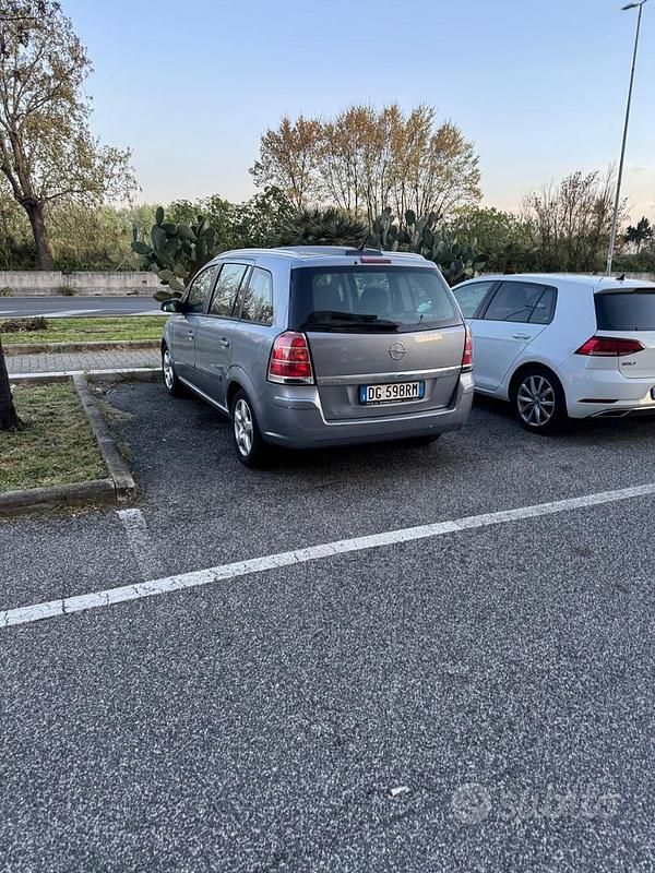 Usata Opel Zafira 105 CV (77 kW) 2007 Monovolume