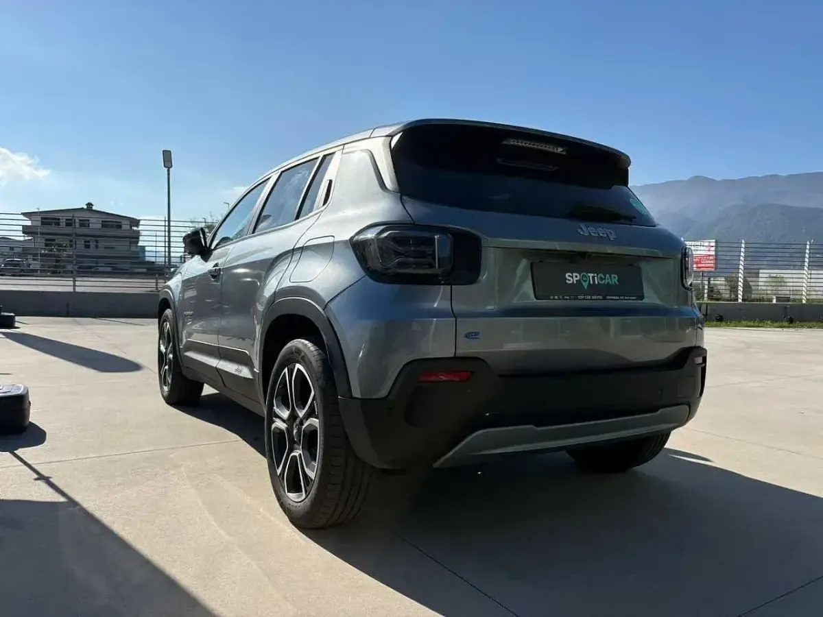 Usata Jeep Avenger EV Summit 114 kW (156 CV) 2025 Grigio SUV