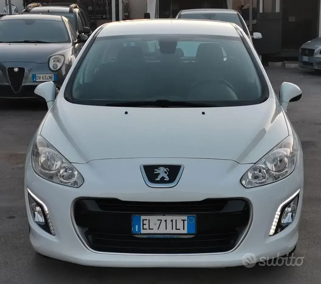 Usata Peugeot 308 Active 92 CV (67 kW) 2012 Bianco Berlina
