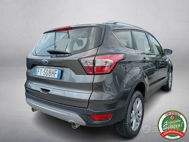 Usata Ford Kuga S 120 CV (88 kW) 2019 Grigio SUV