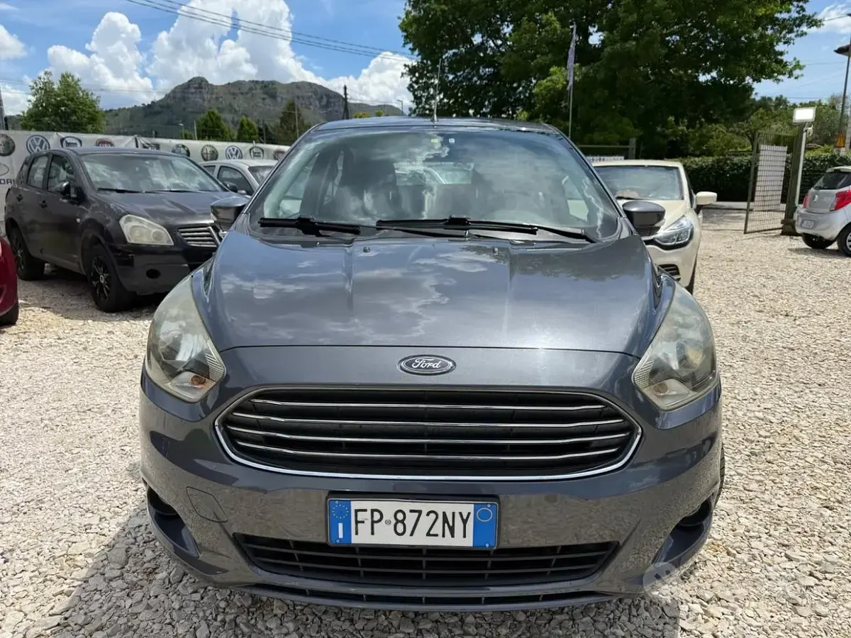 Usata Ford Ka 86 CV (63 kW) 2018 Grigio Berlina