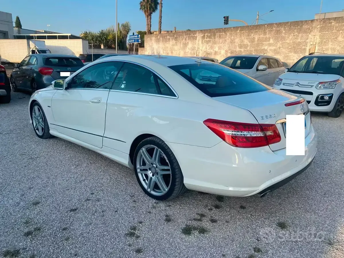 Usata Mercedes E250 Avantgarde 204 CV (150 kW) 2009 Bianco Coupé