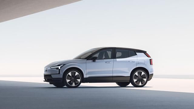 Usata Volvo EX30 Plus 200 kW (272 CV) 2023 Bianco SUV
