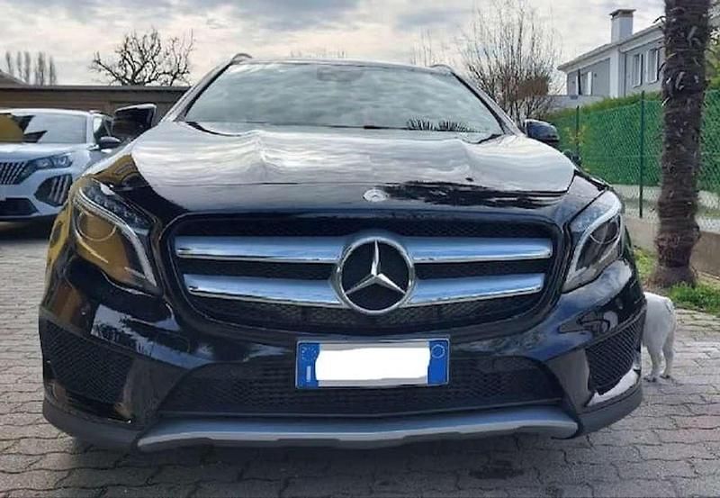 Usata Mercedes GLA200 136 CV (100 kW) 2016 Nero SUV