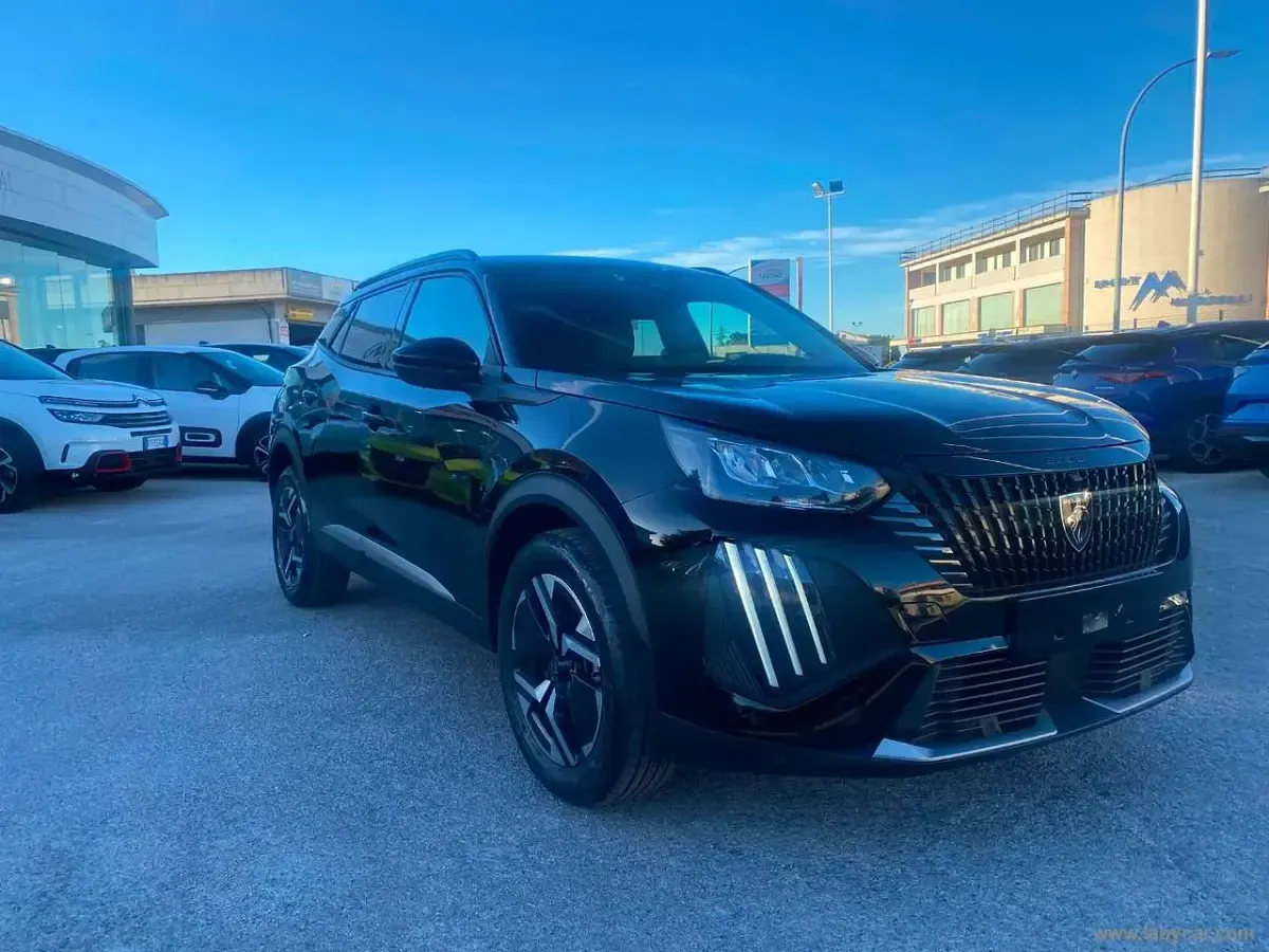 Usata Peugeot 2008 Allure 102 CV (75 kW) 2025 Nero SUV