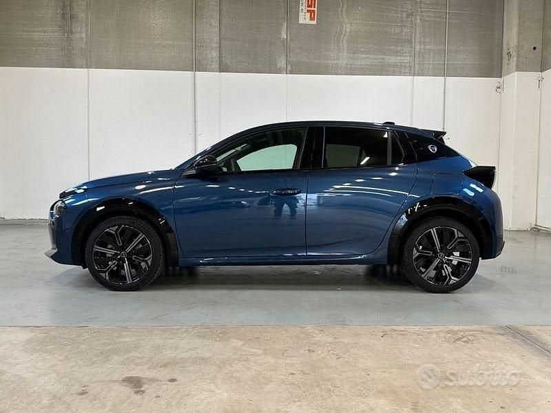 Usata Lancia Ypsilon 101 CV (74 kW) 2024 Blu Utilitaria