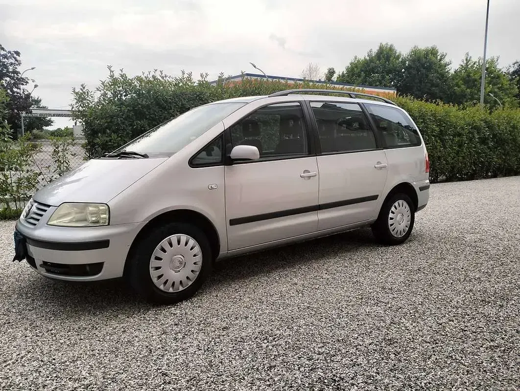 Usata VW Sharan Trendline 116 CV (85 kW) 2003 Grigio Monovolume