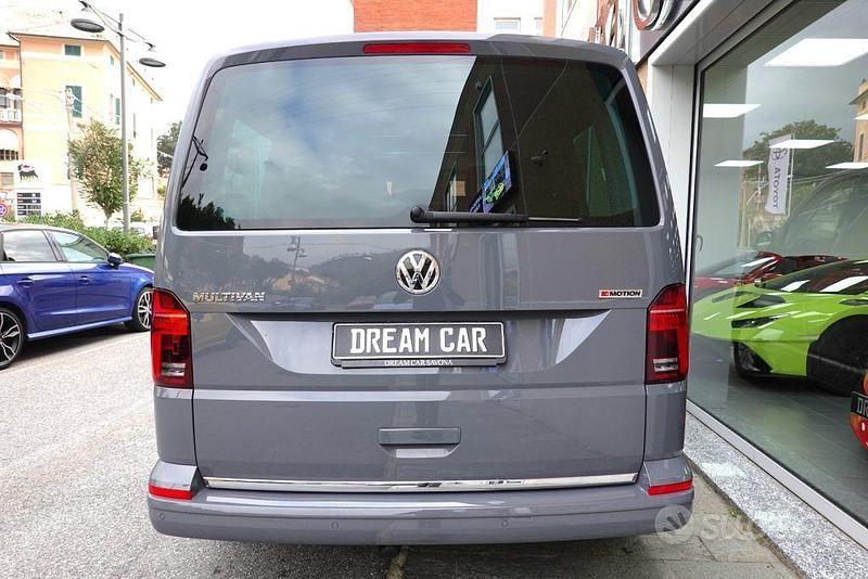 Usata VW Multivan Generation Six 150 CV (110 kW) 2022 Grigio Furgone