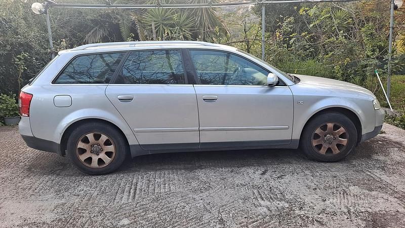 Usata Audi A4 130 CV (95 kW) 2003 Grigio Station wagon