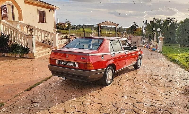 Usata Alfa Romeo 75 110 CV (80 kW) 1987 Rosso Berlina