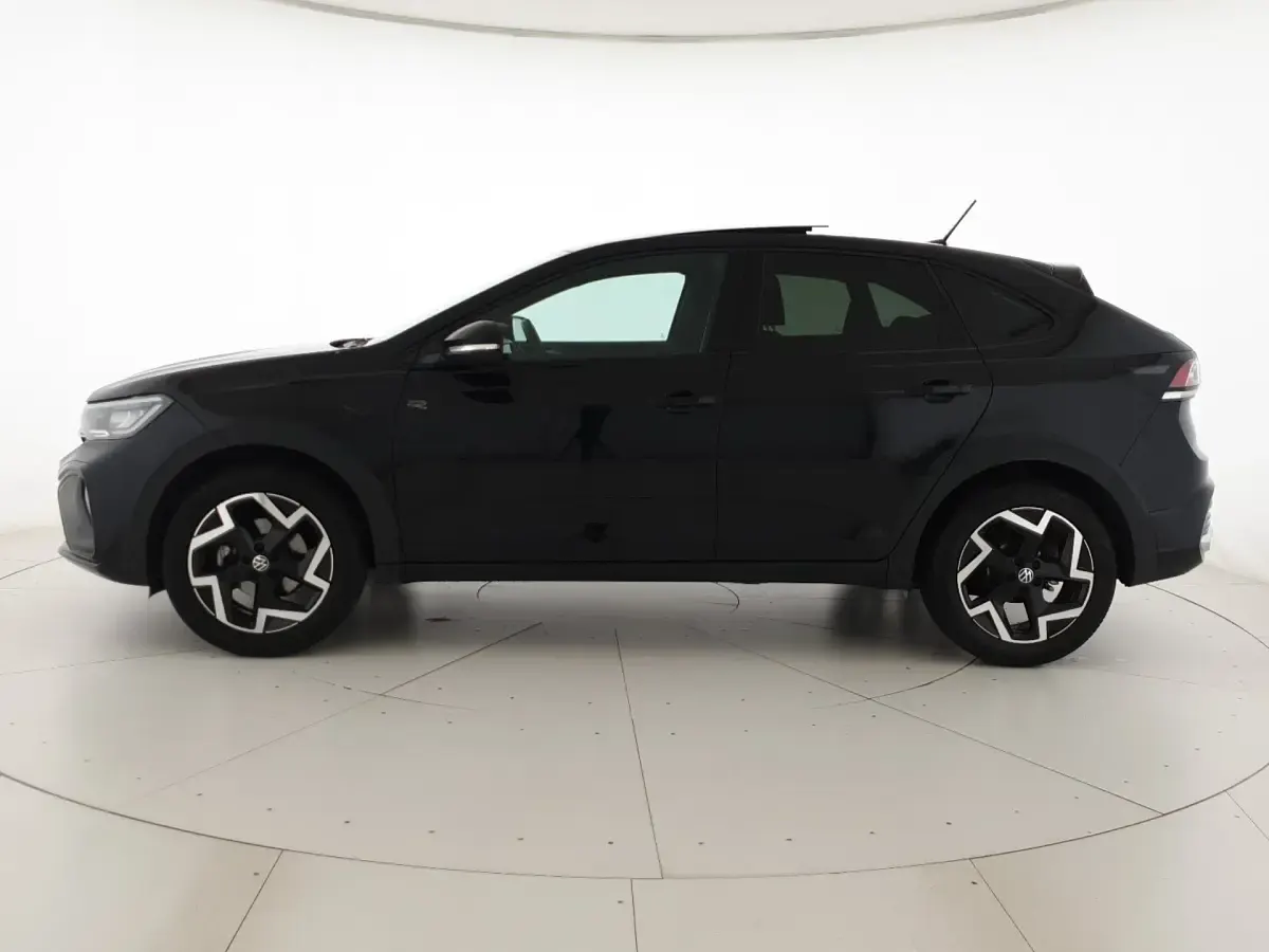 Usata VW Taigo R-line 116 CV (85 kW) 2025 Deep black perlato SUV