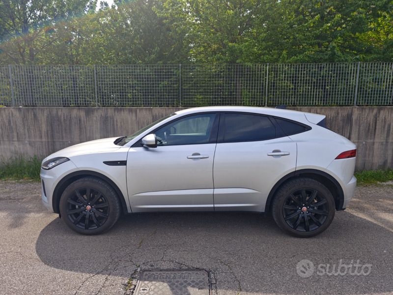 Argento Usata 2019 Jaguar E-Pace R-Dynamic SUV | 24.000 € (Cara) - Immagine 1/4
