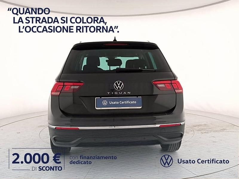 Usado VW Tiguan Life 150 CV (110 kW) 2023 Gris SUV