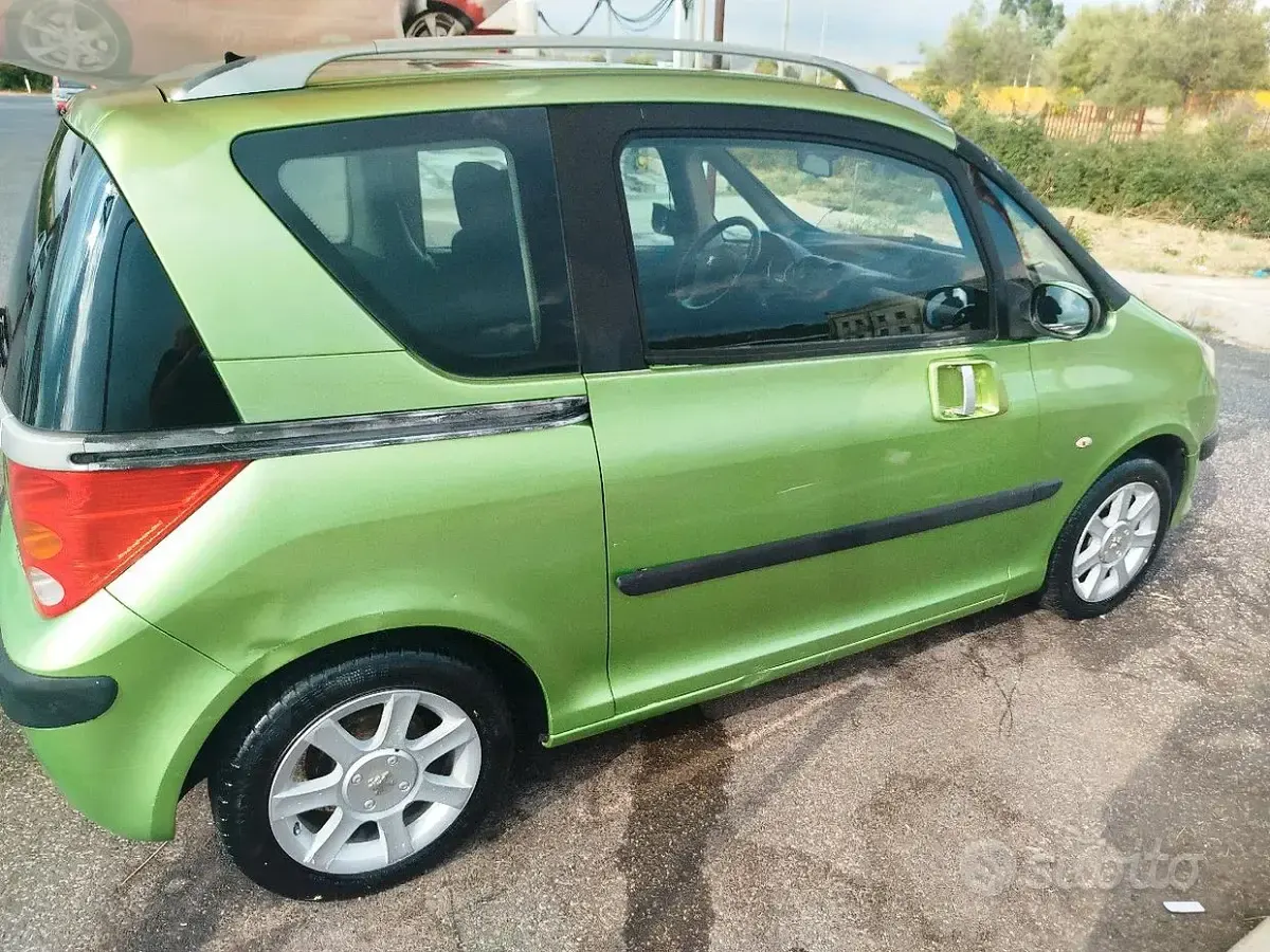 Usata Peugeot 1007 68 CV (50 kW) 2005 Verde Monovolume