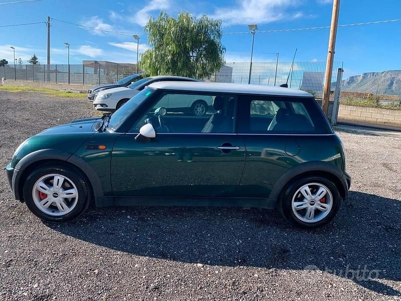 Usata Mini ONE 90 CV (66 kW) 2004 Verde Utilitaria