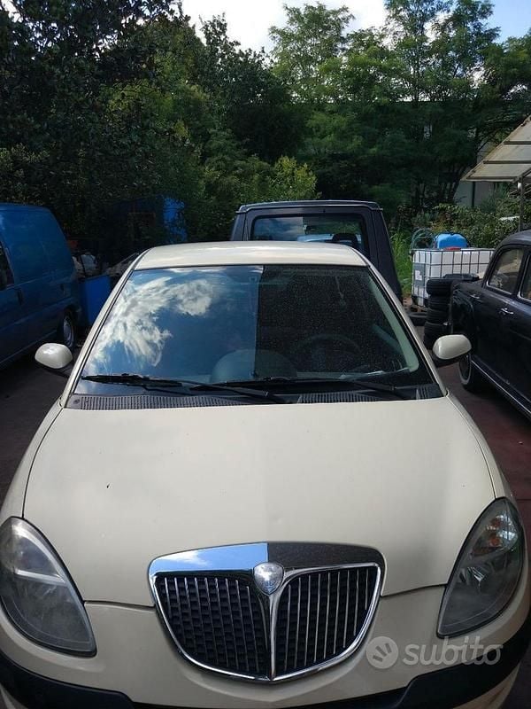 Giallo Usata 2005 Lancia Ypsilon Due volumi | 1650 € (Super prezzo) - Immagine 1/4