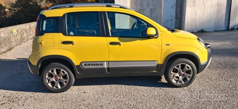 Usata Fiat Panda 4x4 Climbing 74 CV (54 kW) 2013 Giallo Utilitaria
