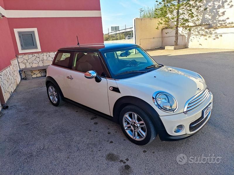 Usata Mini Cooper Coupé 112 CV (82 kW) 2011 Beige Coupé