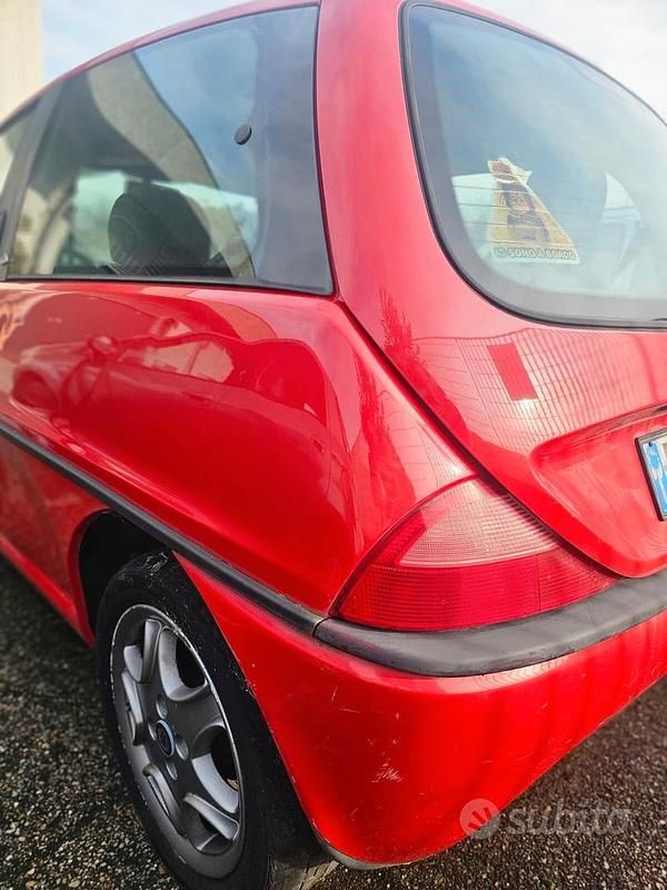 Usata Lancia Ypsilon 85 CV (62 kW) 1999 Rosso Utilitaria