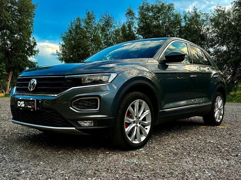 Usata VW T-Roc Pro 150 CV (110 kW) 2018 Grigio SUV