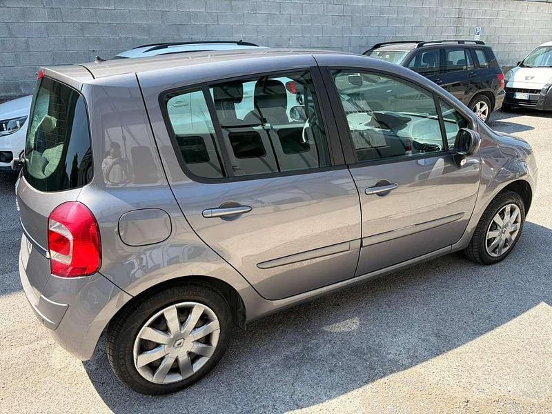 Käytetty Renault Modus 75 HP (55 kW) 2012 Harmaa Tila-auto
