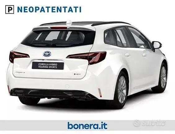 Nuova Toyota Corolla Active 98 CV (72 kW) 2026 Bianco Station wagon