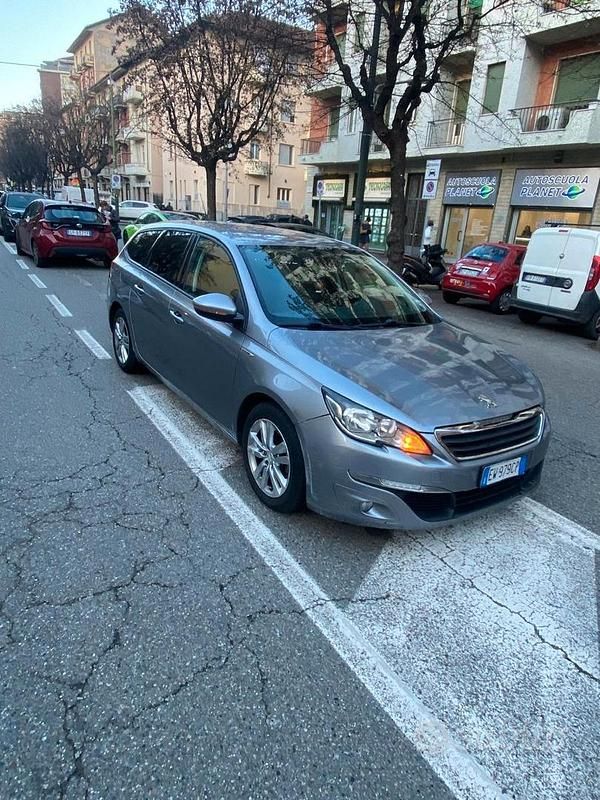 Usata Peugeot 308 SW 115 CV (84 kW) 2015 Grigio Station wagon