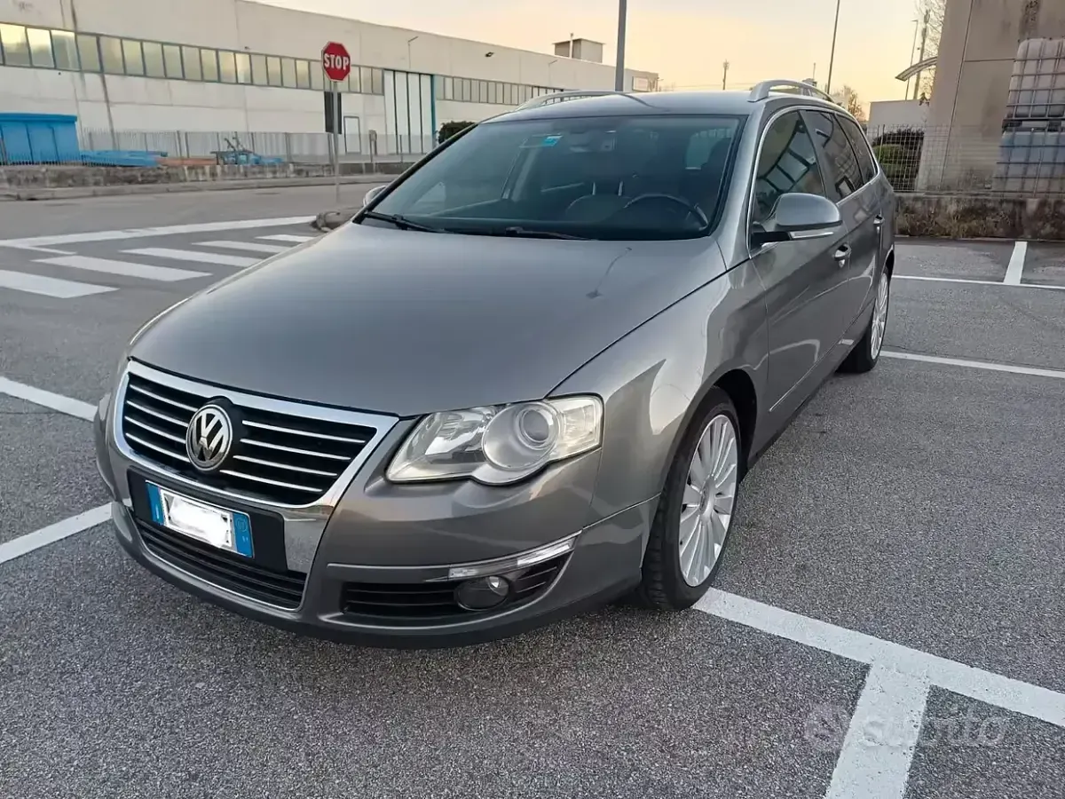Usata VW Passat 170 CV (125 kW) 2007 Grigio Station wagon