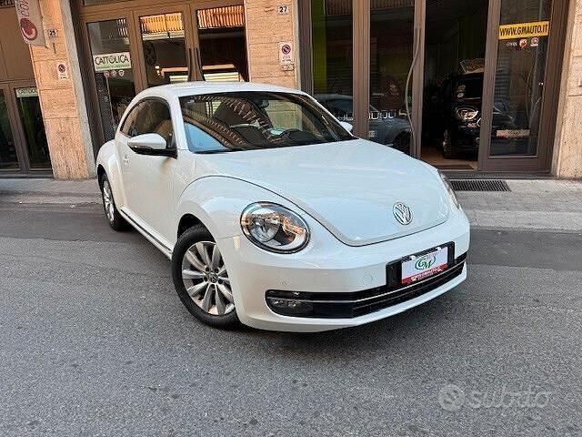 Bianco Usata 2014 VW Maggiolino Design Tre volumi | 9500 € (Buon prezzo) - Immagine 1/4