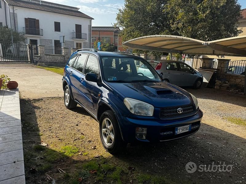 Usata Toyota RAV4 116 CV (85 kW) 2003 Berlina
