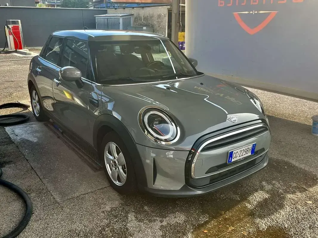 Usata Mini ONE Essential 75 CV (55 kW) 2021 Utilitaria