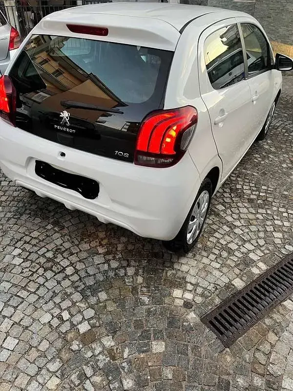 Usata Peugeot 108 Active 72 CV (52 kW) 2021 Bianco Utilitaria