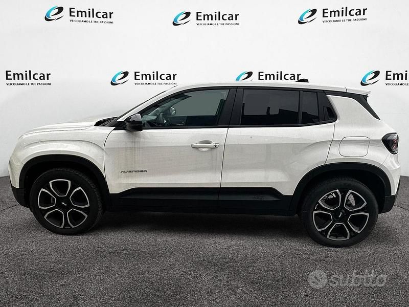 Usata Jeep Avenger 101 CV (74 kW) 2024 Bianco SUV