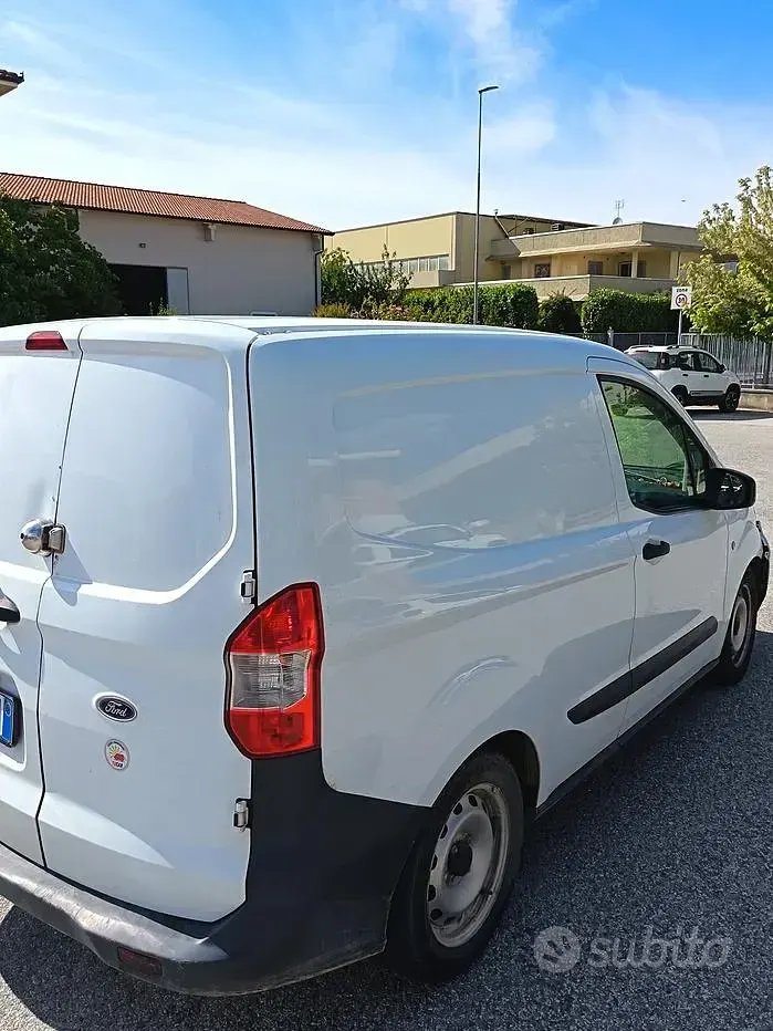 Usata Ford Transit 76 CV (55 kW) 2016 Bianco SUV