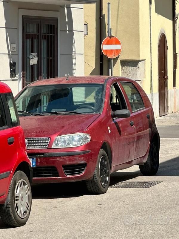 Usata 2005 Fiat Punto Due volumi | 1000 € (Buon prezzo) - Immagine 1/4