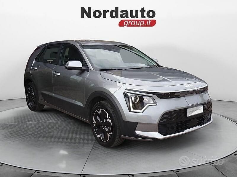 Usata Kia e-Niro 150 kW (204 CV) 2024 Grigio SUV
