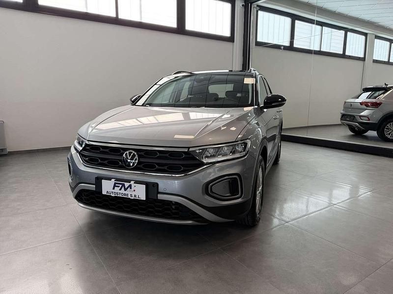 Pyrit silver / deep black Usata 2022 VW T-Roc Life SUV | 18.900 € (Buon prezzo) - Immagine 1/4