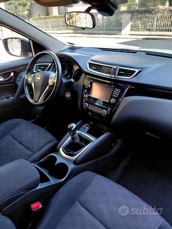 Usata Nissan Qashqai Acenta 110 CV (80 kW) 2017 Bianco SUV