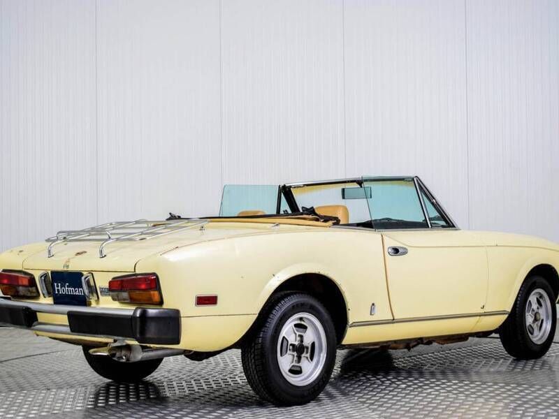 Usata Fiat 124 Spider 107 CV (78 kW) 1980 Beige Cabrio