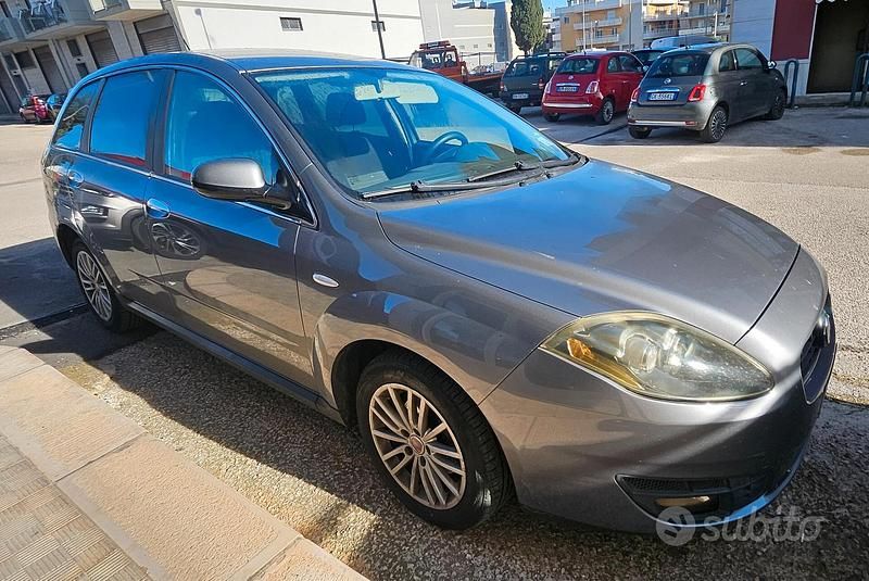 Grigio Usata 2008 Fiat Croma Dynamic Tre volumi | 2200 € (Buon prezzo) - Immagine 1/4
