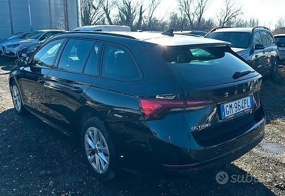 Usata Skoda Octavia Executive 150 CV (110 kW) 2023 Nero Station wagon
