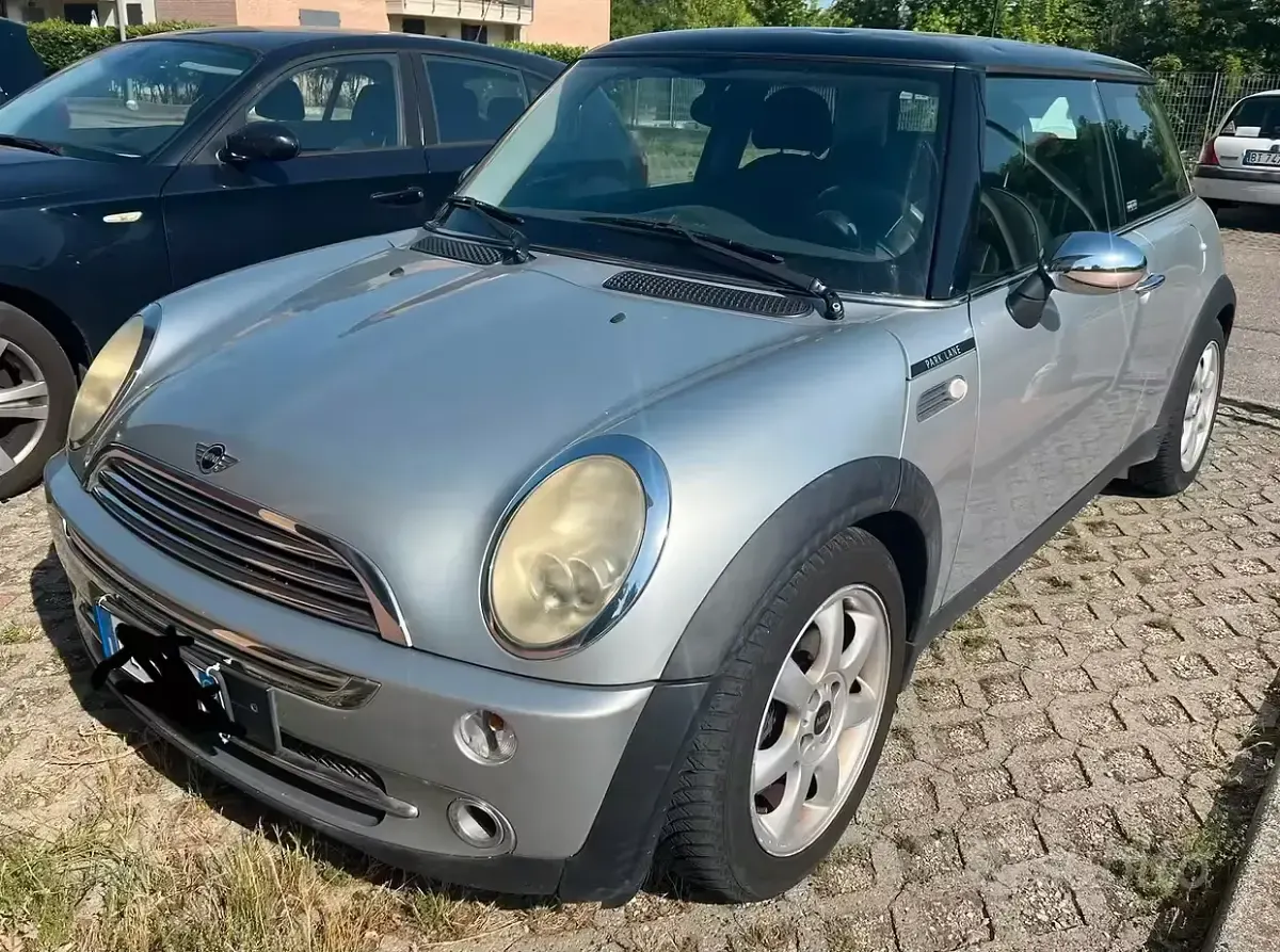Usata Mini Cooper 61 CV (44 kW) 2004 Grigio Utilitaria