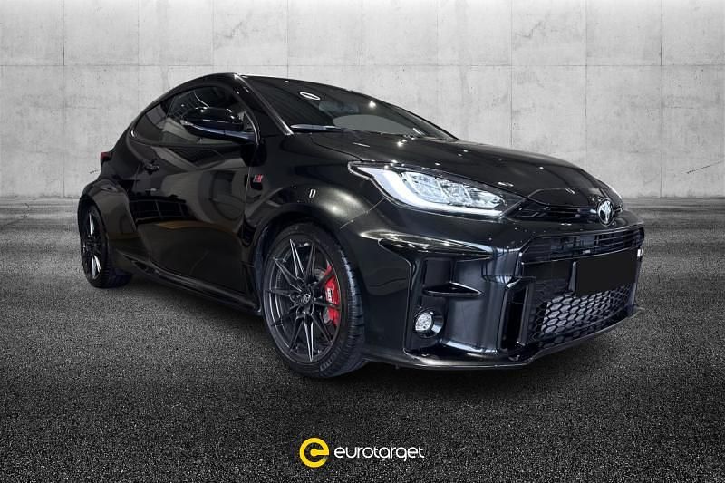 Usata Toyota Yaris 261 CV (191 kW) 2023 Nero metallizzato Utilitaria