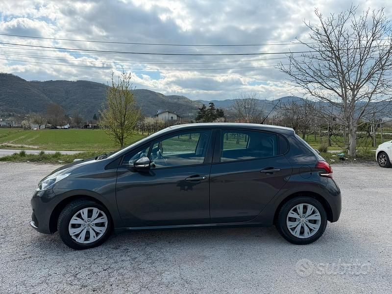 Usata Peugeot 208 2016 Grigio Utilitaria