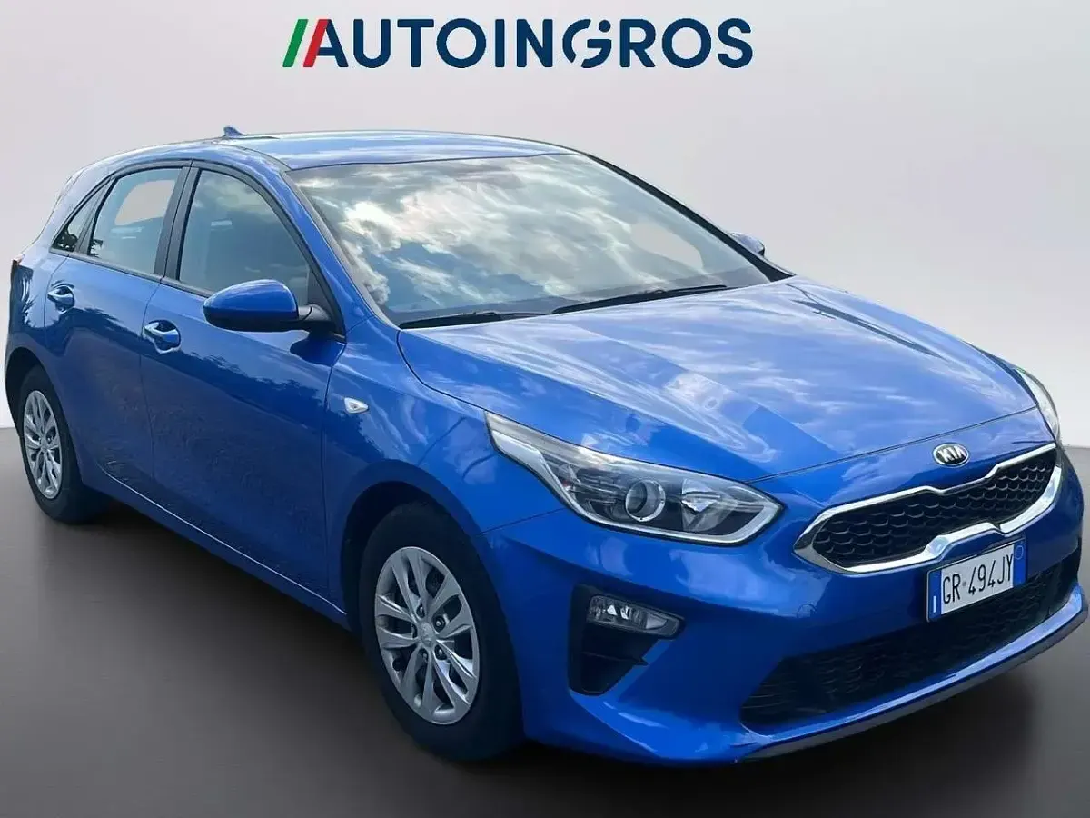 Begagnad Kia Ceed 99 HK (72 kW) 2021 Blå Halvkombi