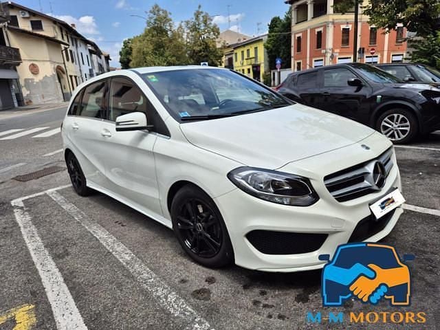 Usata Mercedes B200 AMG 136 CV (100 kW) 2017 Bianco Monovolume