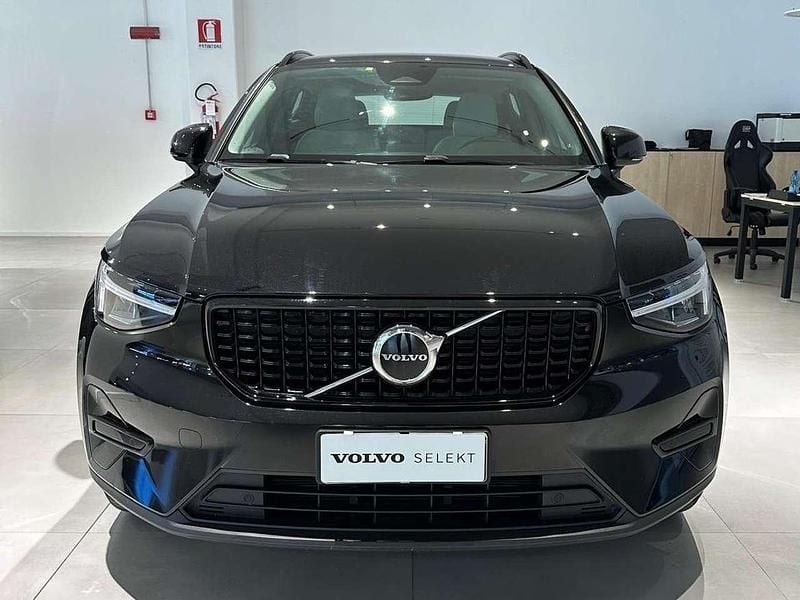 Usata Volvo XC40 Plus 163 CV (119 kW) 2024 Onyx black SUV