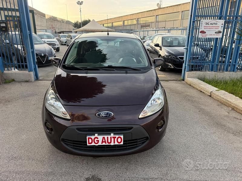 Usata Ford Ka Titanium 69 CV (50 kW) 2015 Rosso Berlina