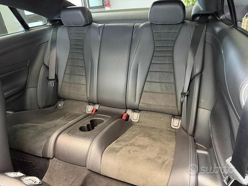 Usata Mercedes E220 Premium Plus 194 CV (142 kW) 2019 Nero Coupé