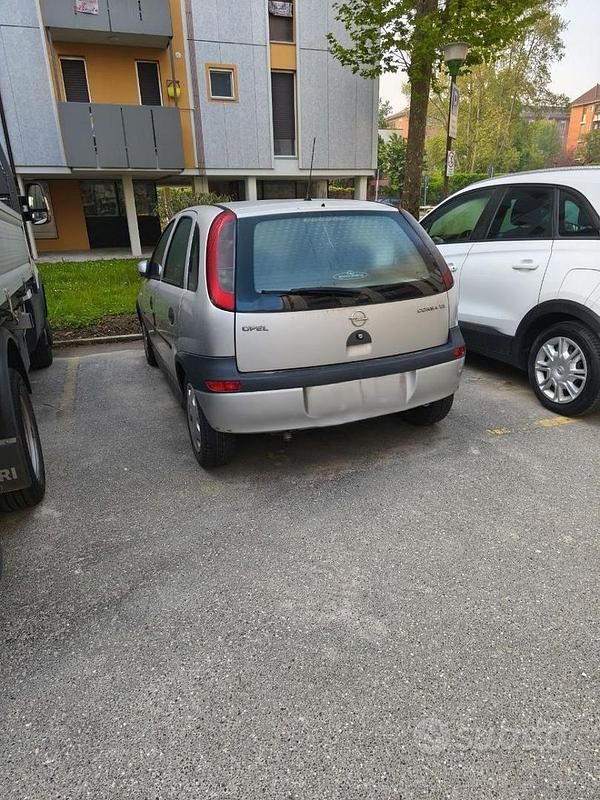 Usata Opel Corsa 75 CV (55 kW) 2002 Grigio Utilitaria